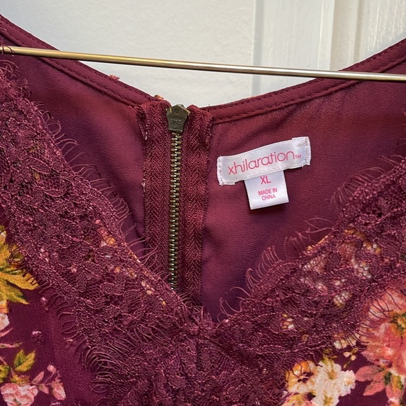 Floral Burgundy Dress with Lace Trim XL - Picture 5 of 9